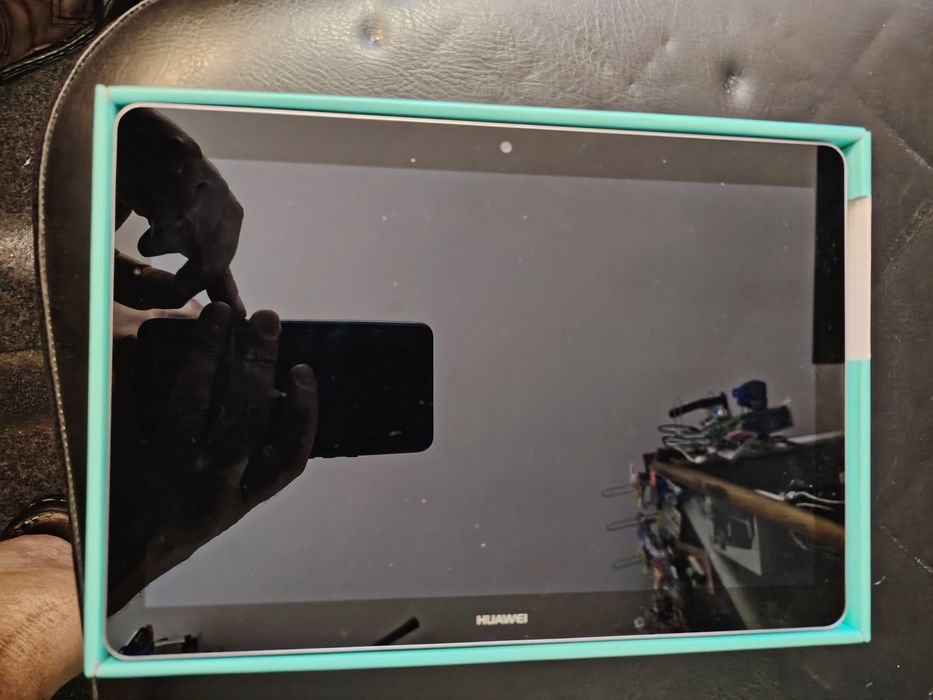 Huawei MediaPad T3 10 2GB RAM 16 GB ROM ANDROID 8 AGS-L09 като нови с оригинални кутии GSM мрежа  4G