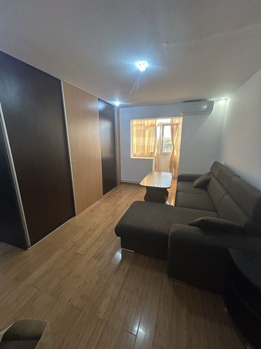 Inchiriez apartament