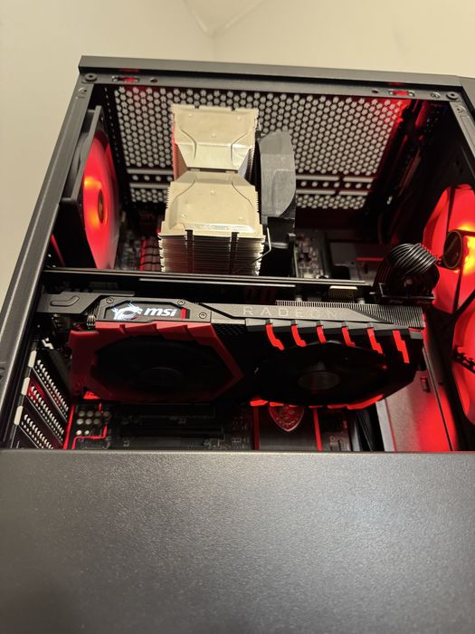 Геймърски компютър Xeon E3-1240 v3, RX580, 32GB