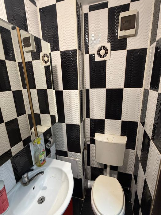 Proprietar vând  garsonera