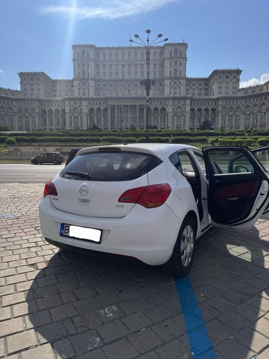 OPEL Astra 2011 — imagine 5