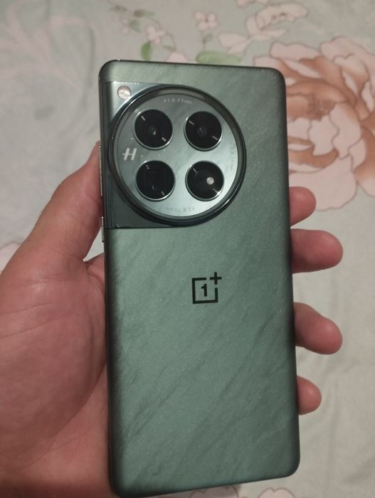 Обменяю или продам Oneplus 12 версия для Индии