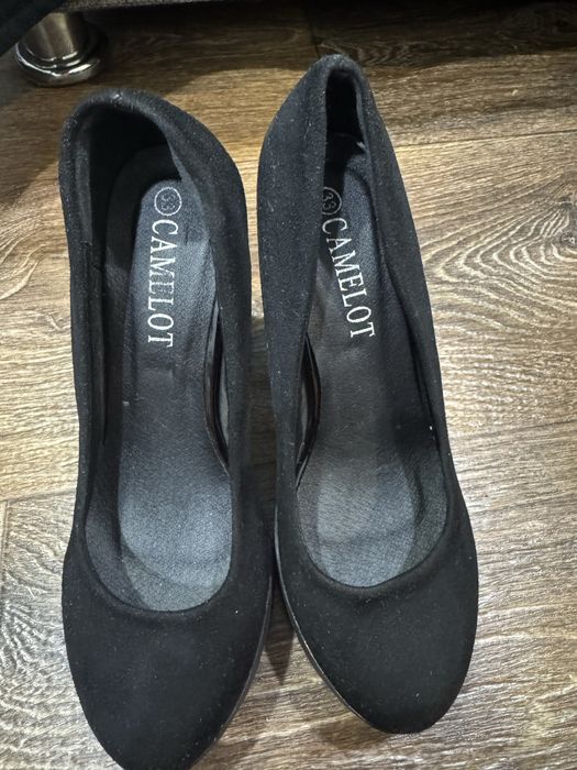 Продам туфли новые