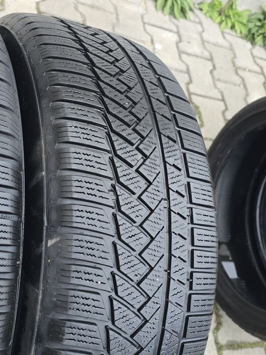 235 55 18 Continental