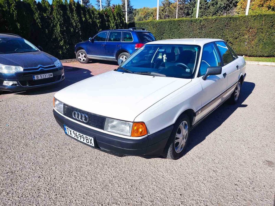 Лек автомобил AUDI 80 (яйце)
