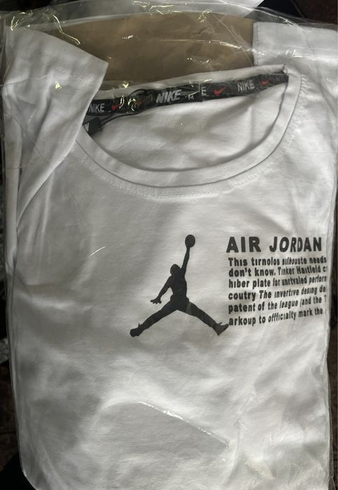 Тениски последни два броя М и L