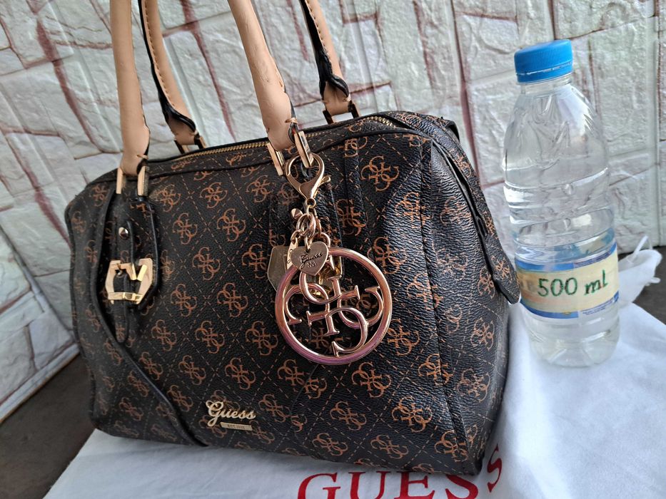 дамска чанта Guess-кафява чанта