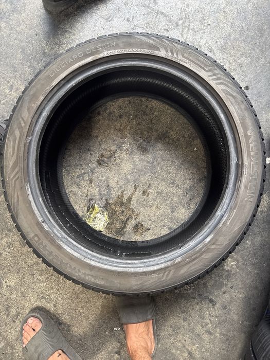 255/40/19 Vredestein M+S