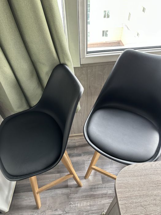 Барьные стулья новые