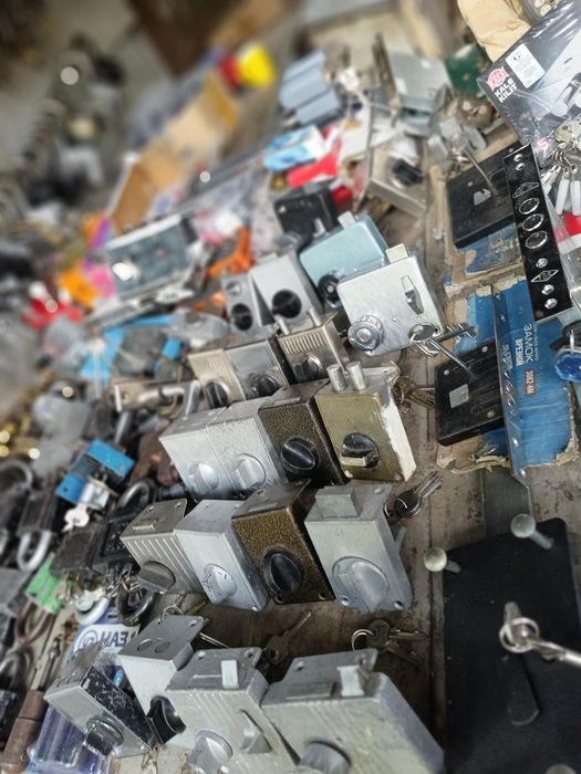 Remont zamkov Мастер по замкам вскрытие сейфы установка ремонт замков