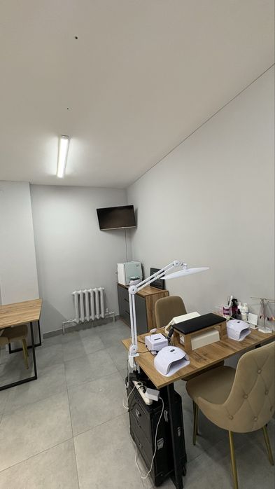 Сдается в аренду маникюрный стол