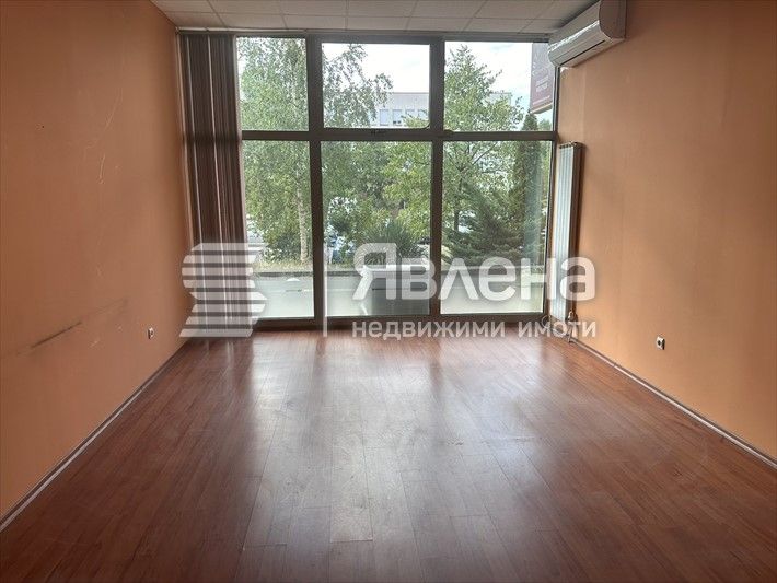 Дава се под наем Магазин в София, Младост 1 - 62 кв.м за 750 € - Снимка #2