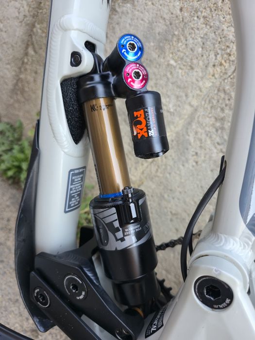 Commencal Supreme 27.5 2020г. М размер Fox 40 Elite, Fox Shox Kashima Float X2 Алуминиев Downhill велосипед