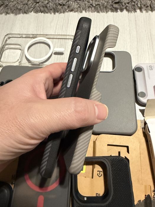 iPhone 15 Pro кейсове