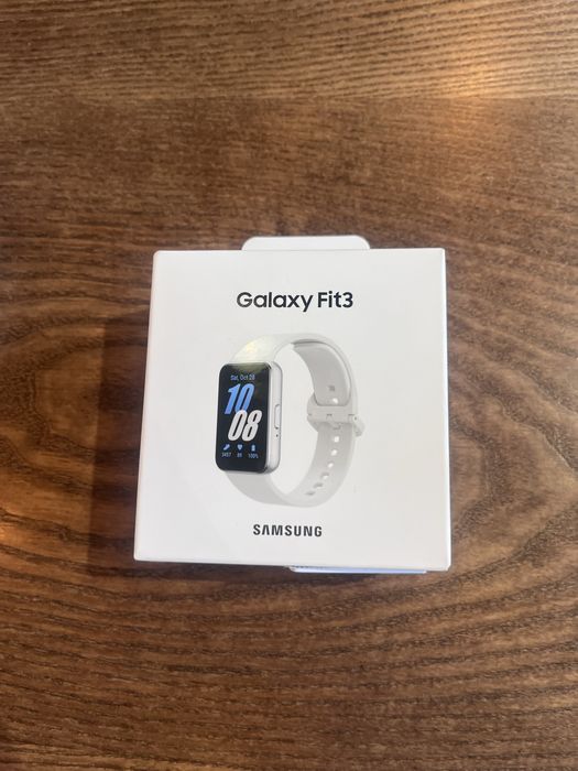 Смартчасы Samsung Galaxy Fit3, абсолютно новые, запечатанные