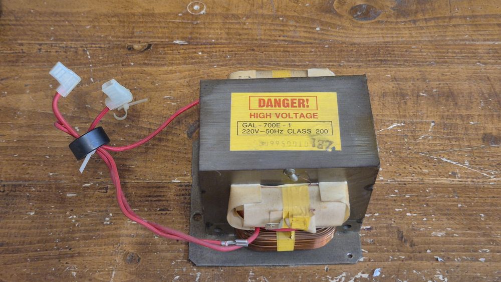 Transformator electric microunde