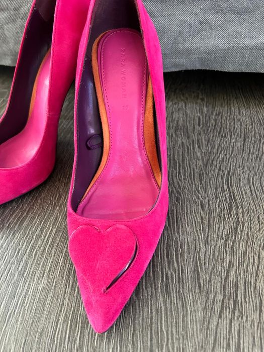 Pantofi din piele intoarsa Zara