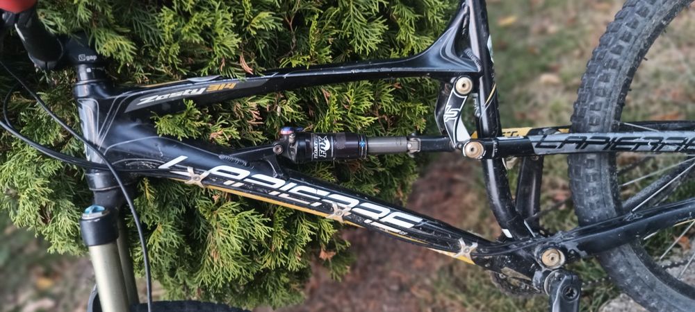 Vand bicicleta full suspension lapiere