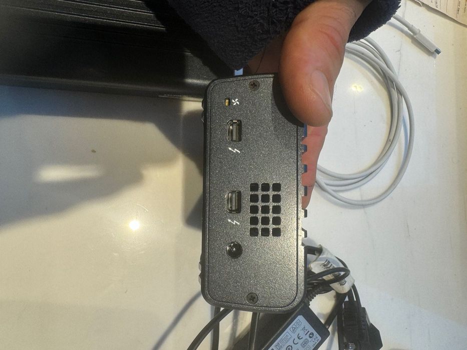 оптичен медия конвертор за Apple  Mac компютър