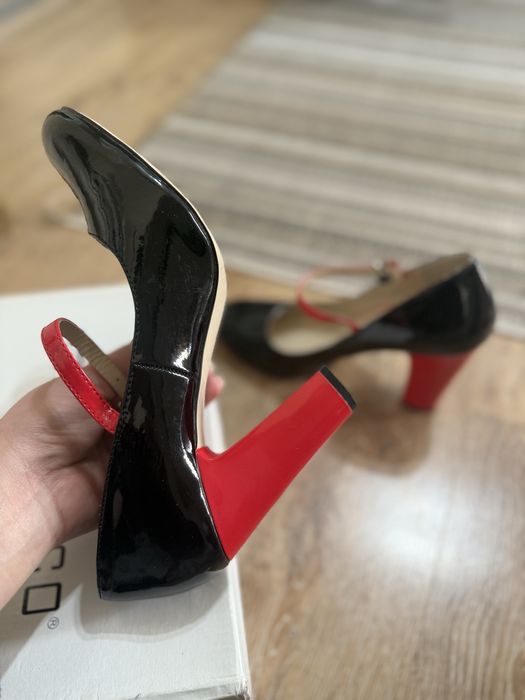 Туфли с удобным каблуком 40 размер