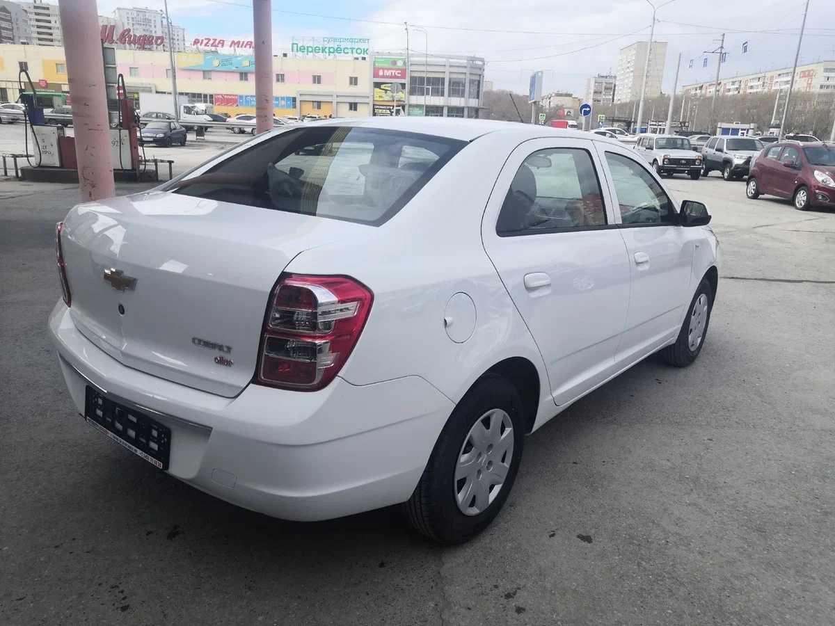 Кобальт механика. Chevrolet Cobalt (2g). Chevrolet Cobalt 2023. Chevrolet Cobalt White. Шевроле кобальт салон 2023.