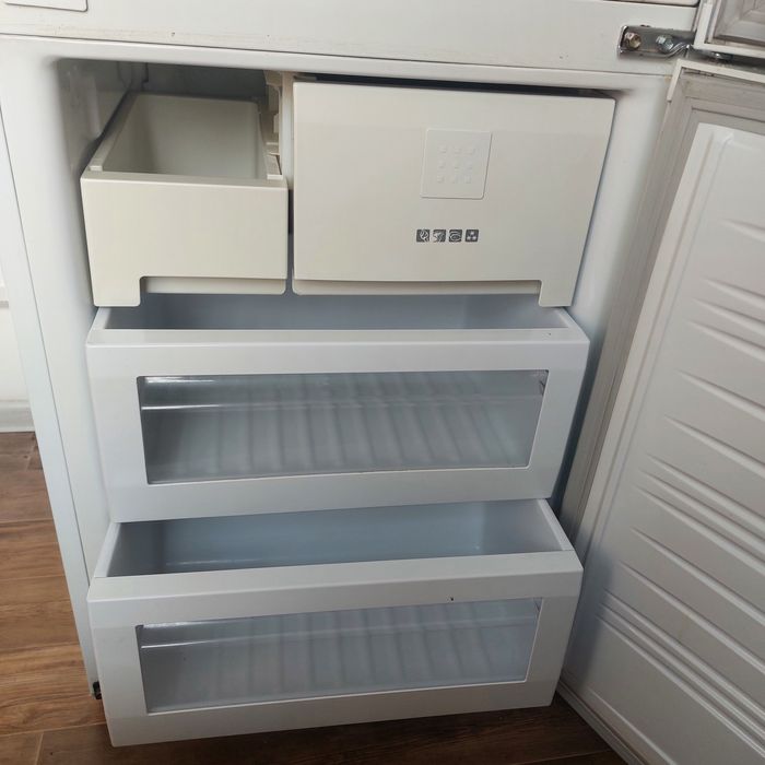 Б/у холодильник самсунг.