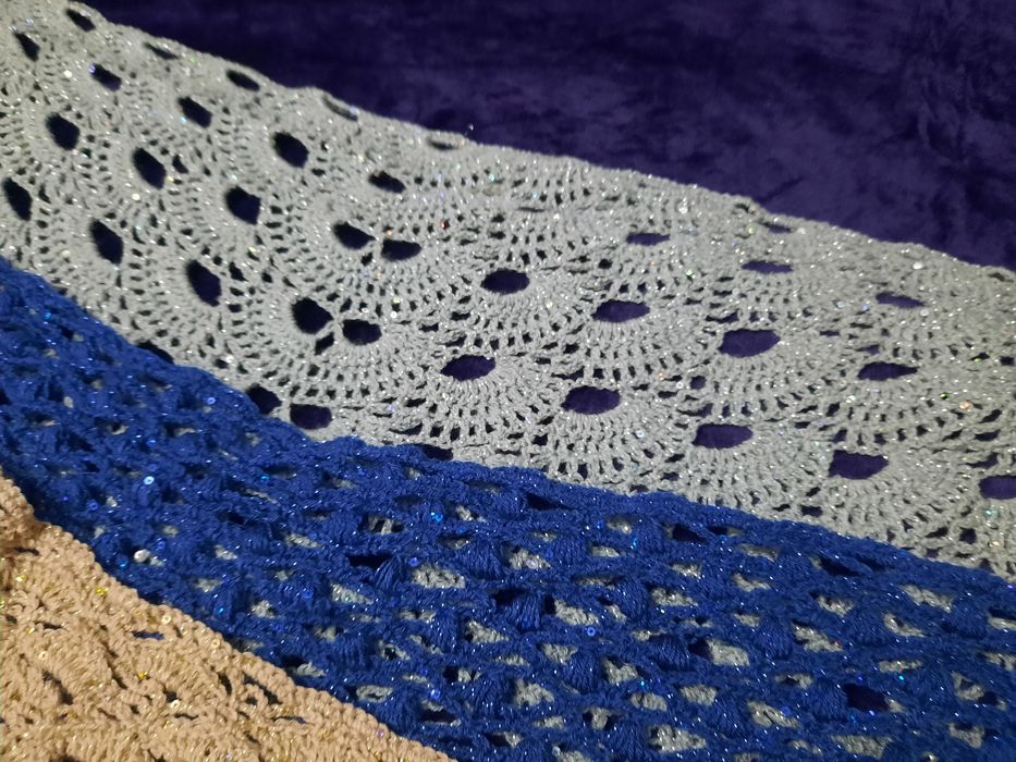 Продам шаль ручная вязка.