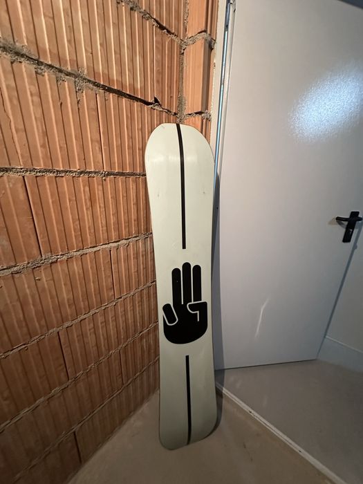 Snowboard Bataleon Chaser cu legaturi