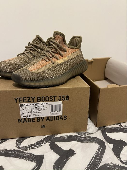 Yeezy 350 sand taupe