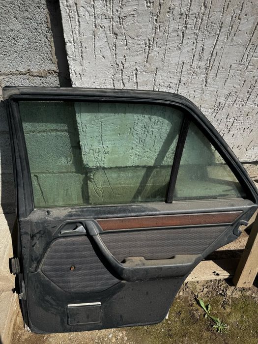 Задняя дверь на мерседес w124
