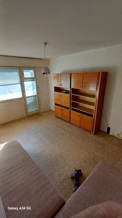 Дава се под наем многостаен апартамент в Кърджали