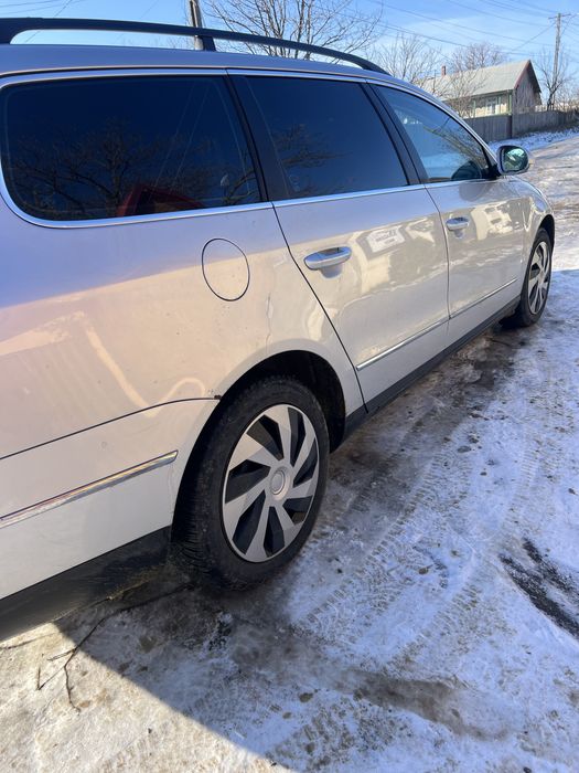 Vand pasat b6 in perfecta stare de functionare cu toate actele la zi.