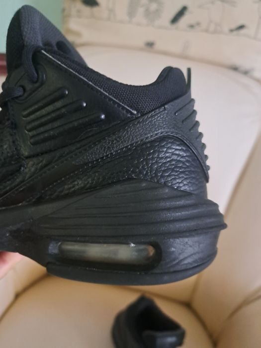 Adidasi sport Nike Air nr 35 impecabili din piele