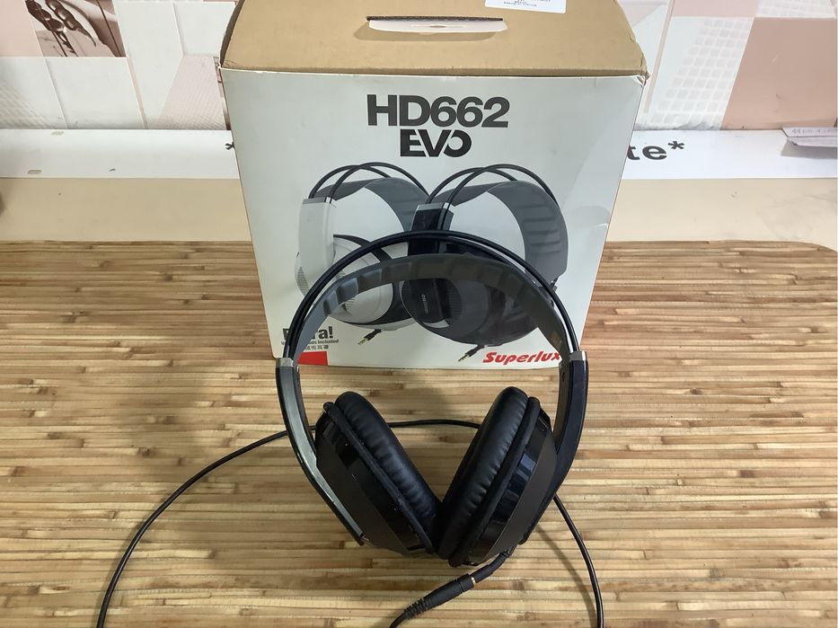 Продам наушники Superlux hd662evo