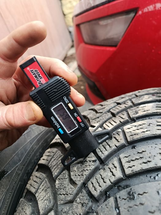 Гуми с метални джанти 215/65/17