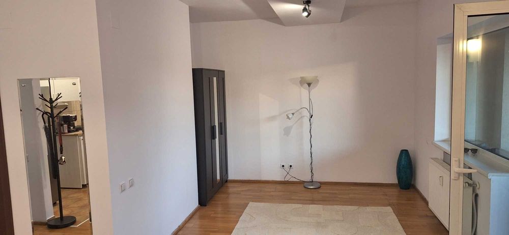 Excelenta ocazie, M. Eminescu aproape de Piata Romana, paza asigurata,  terasa privata, bloc nou, proaspat renovat