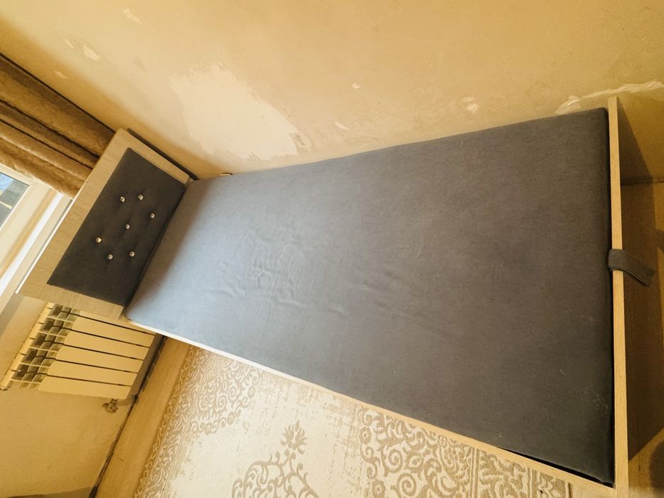 Кровать детский розовый ,сини