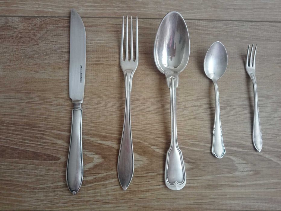 Посребрен комплект прибори вилици лъжици и нож