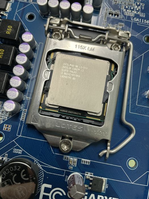 Материнская плата с процессором i3