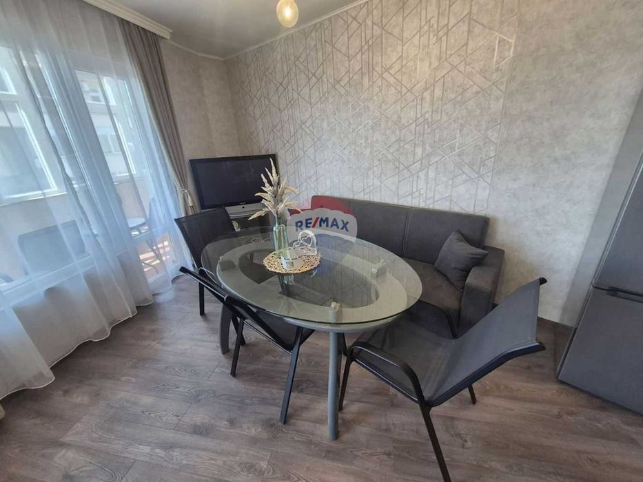 Дава се под наем Тристаен апартамент в Варна, Конфуто - 100 кв.м за 648.21 € - Снимка #5