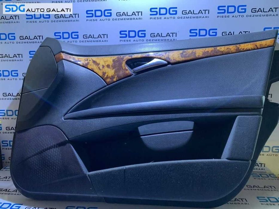 Capitonaj Fata Interioara Piele Usa Portiera Dreapta Fata Mercedes Benz W211 E Class 2002 - 2009