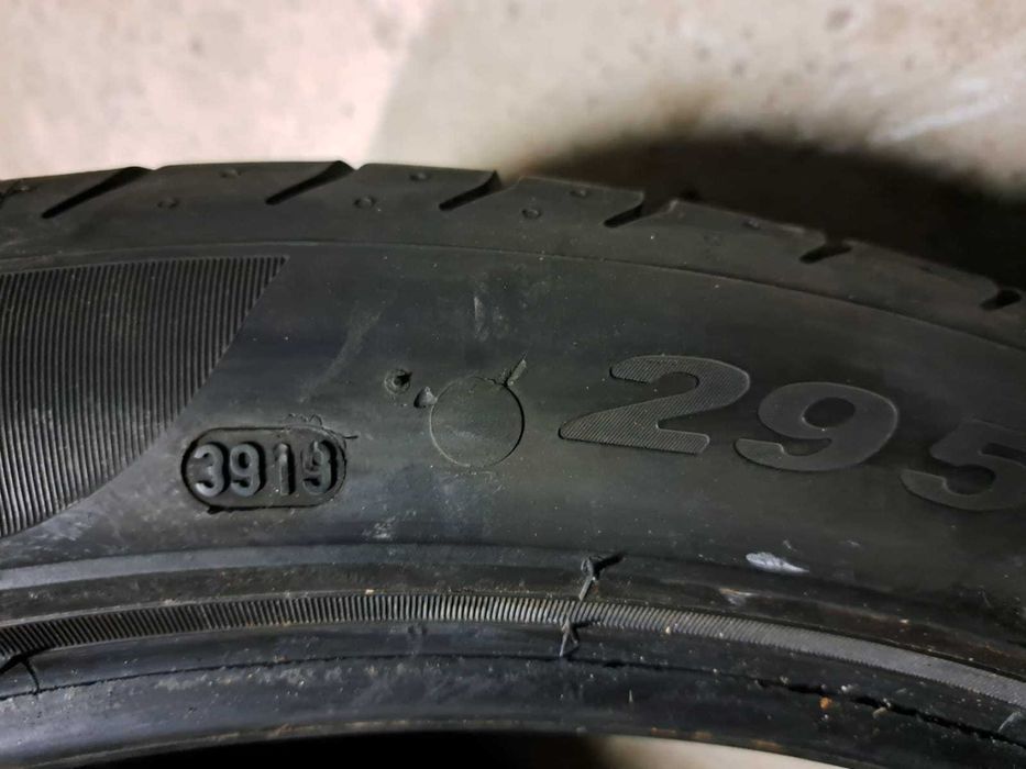 Set anvelope 295/35 R21 cu 265/40 R21 Pirelli