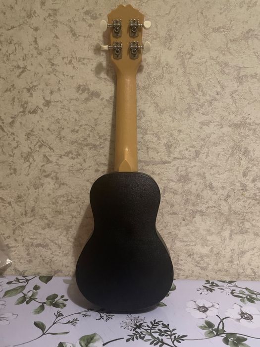 Продам укулеле. . .