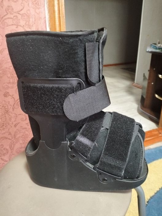 Продам голеностопный фиксатор