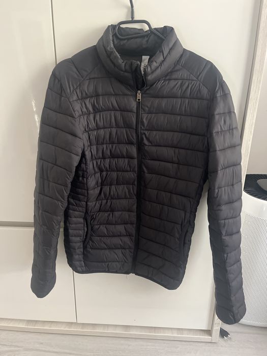 Geaca neagra Pull&bear,marimea S,unisex