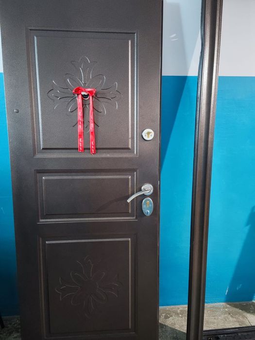 Входная дверь, железная, бу