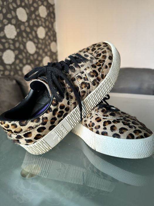 Маратонки Guess, Adidas 40 номер