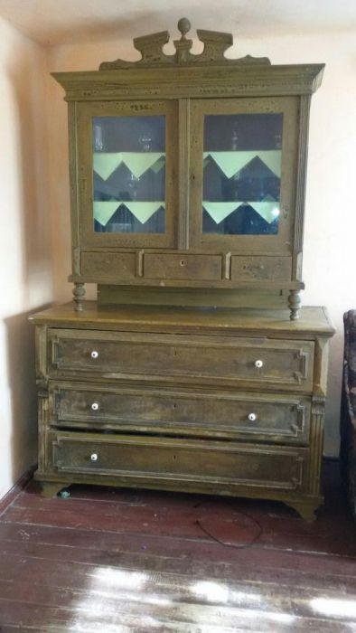 Mobila veche din lemn