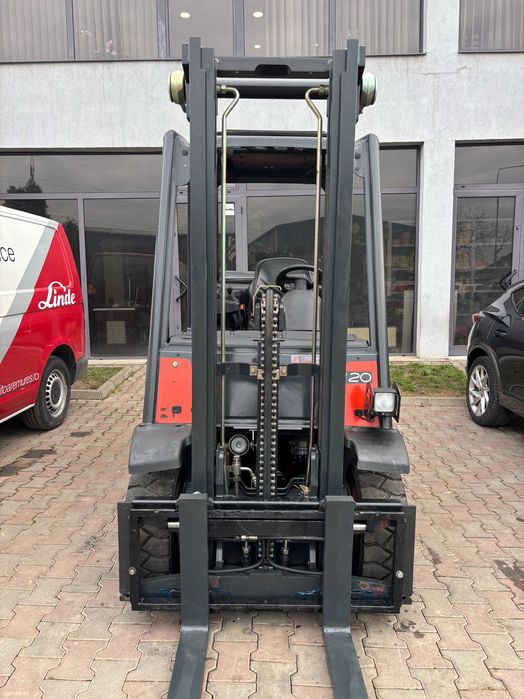 Stivuitor - Motostivuitor Linde H20T-01 GPL Anul fabricației: 2005