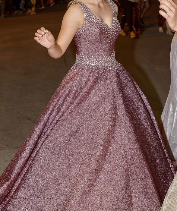 Официална рокля